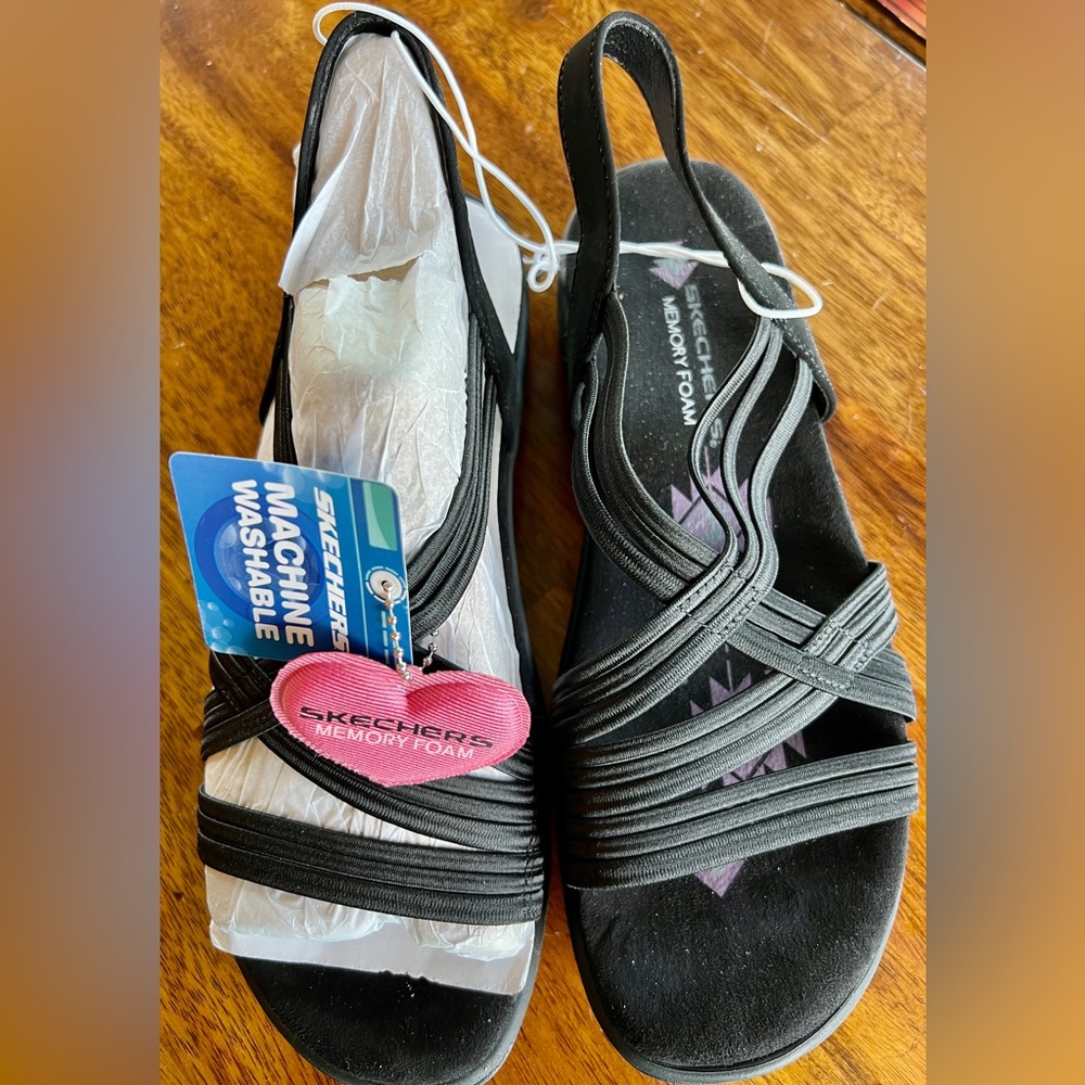 Skechers size 9 black sandalsBrand new never worn